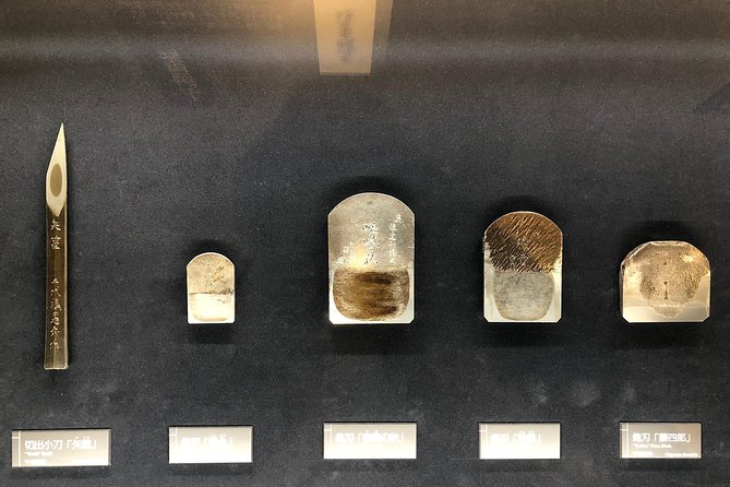 1-Day Kobe Highlights Tour including Sake Tasting - Seeing Japanese craft at the Takenaka museum