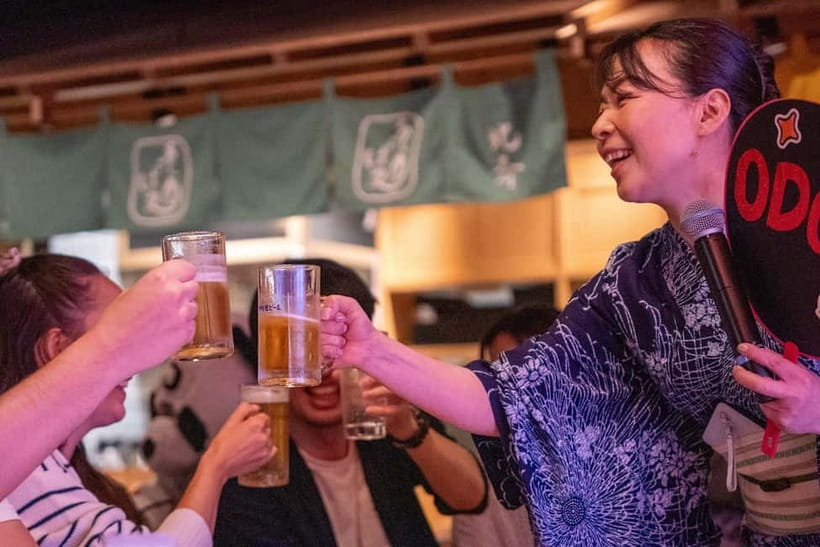 Bon Dance IZAKAYA in Shinjuku, Tokyo - Finding the third-floor entrance