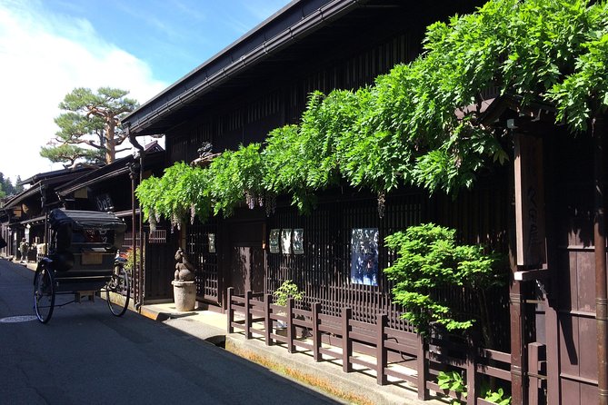 EXPERIENCE TAKAYAMA & LOCAL SAKE TASTING with explanation 1 HOUR! - Harada Sake Brewery and the tasting