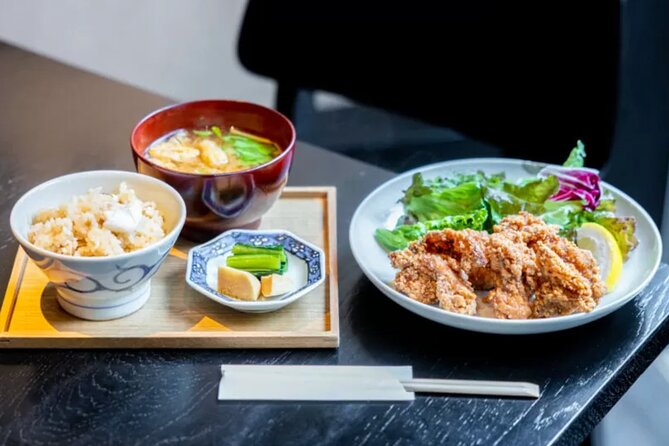 Heritage Town, Cuisine, Sake & Art: Explore Hokusai in Obuse - Private paths, local shopkeepers, and the pace of the walk
