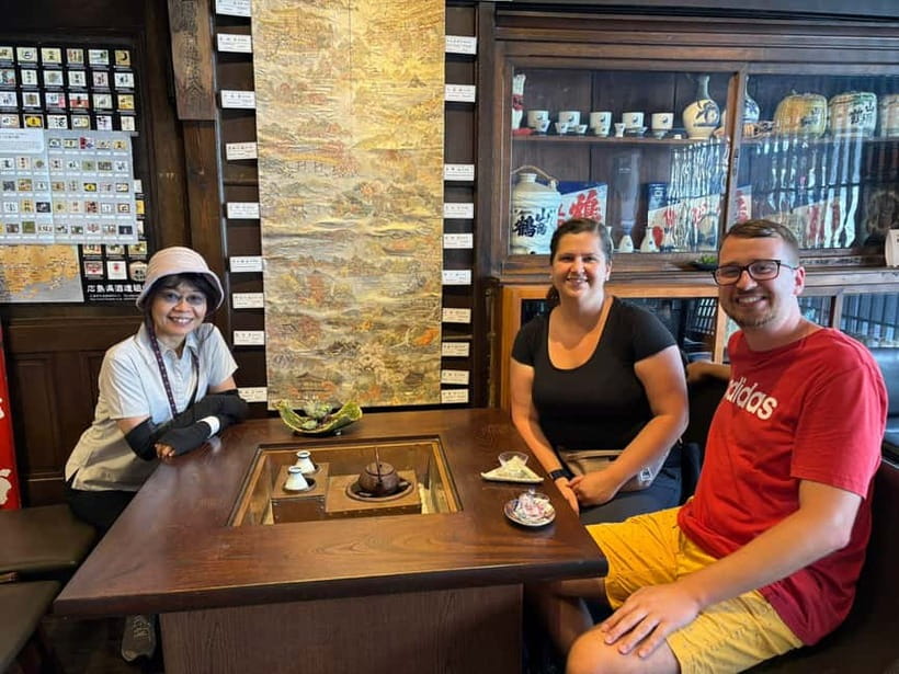 Hiroshima: Saijo Sake Tasting at 7 Breweries Guided Tour - What you learn about sake production