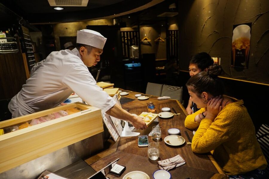 Kyoto: Foodie Night Tour in Gion with 9 dishes + 6 Sake - Key points to know before booking