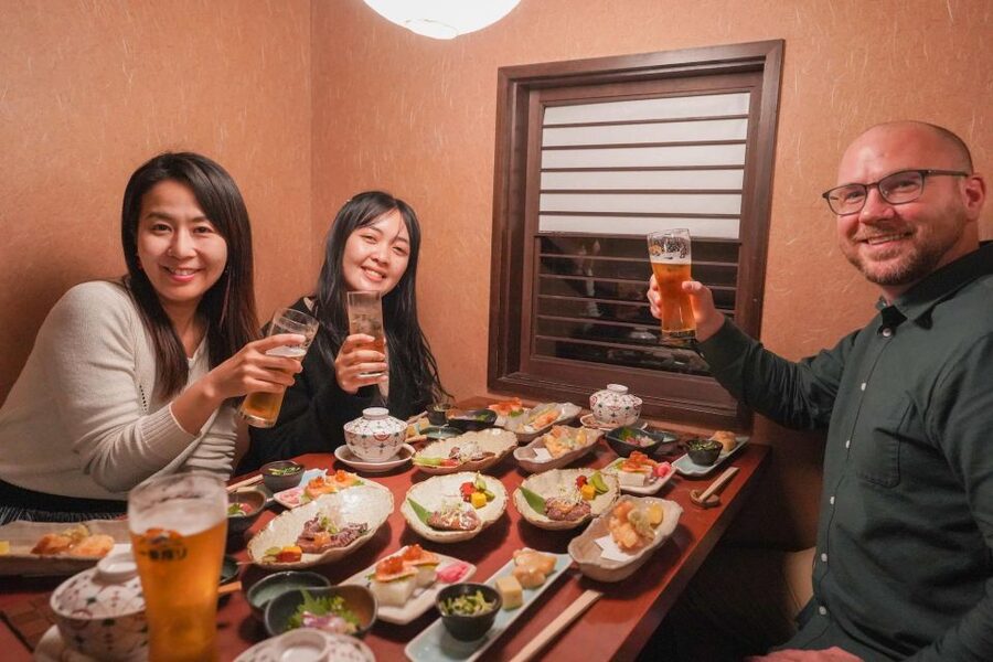 Kyoto: Foodie Night Tour in Gion with 9 dishes + 6 Sake - The first restaurant: Kyoto food in a traditional setting
