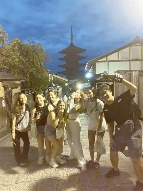 Kyoto: Gion Evening Walk with Hidden Gems, Geisha & Sake - Why Gion works best after sunset
