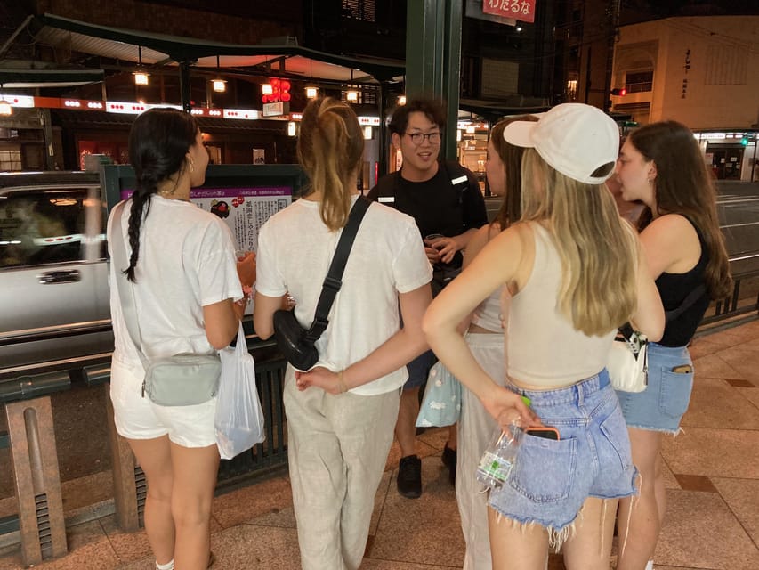 Kyoto: Gion Evening Walk with Hidden Gems, Geisha & Sake - Hanamikoji Street: the right introduction to Gion