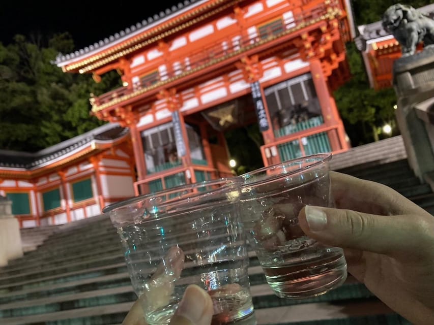 Kyoto: Gion Evening Walk with Hidden Gems, Geisha & Sake - Ninenzaka after the shops quiet down