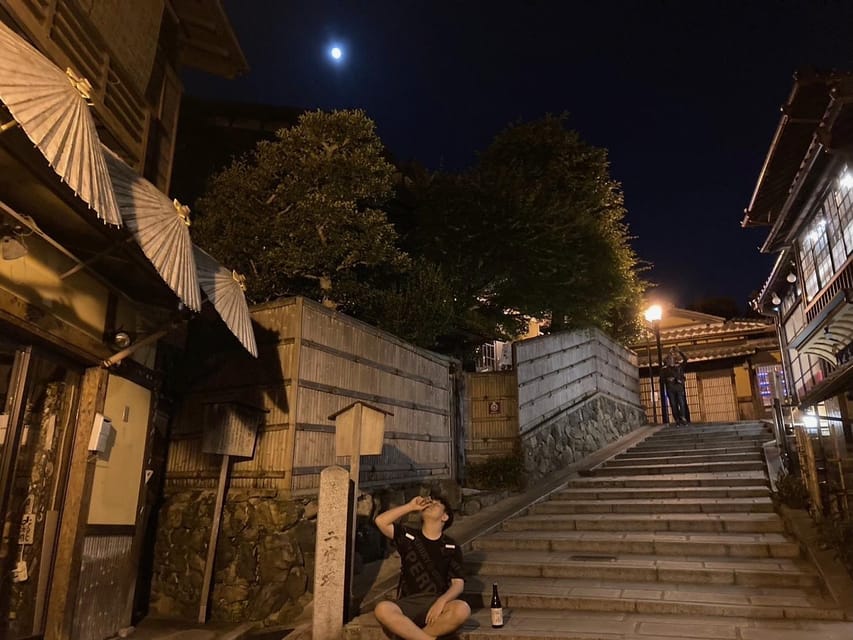 Kyoto: Gion Evening Walk with Hidden Gems, Geisha & Sake - Meeting at Shijo Kiyamachi