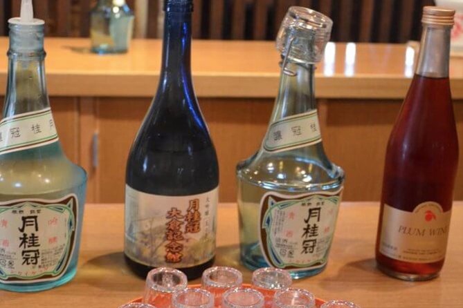 Kyoto Sake Brewery Tour with Lunch - Walking through temples, parks, and old Fushimi