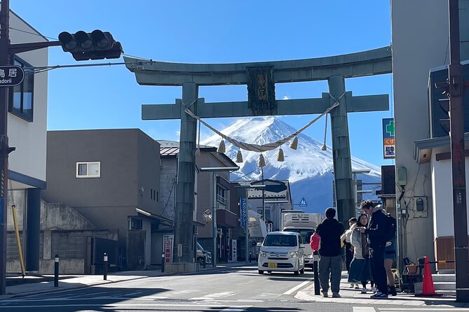 Mt FUJI - Panoramic Tour w/ Hoto Lunch, JP Sake & Onsen tatto OK! - Kanadorii and Oishi Park by Lake Kawaguchi