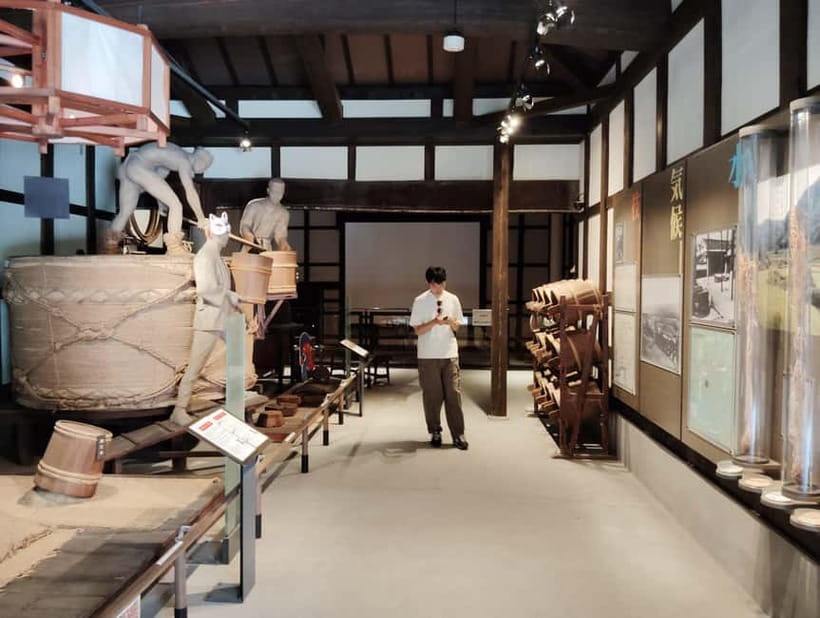 Nishinomiya: Sake Brewery Tour Near Kobe – Visit 3 Breweries - Walking from one producer to the next