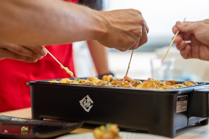 Osaka Home Feast Cooking and Sake Experience - Inside the supermarket with your local guide