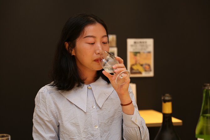 Private Sake Tasting in Central Kyoto with Sake Sommelier - Learning how sake is made