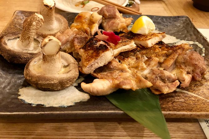Private Tokyo food scene 6 hour experience: Depatika, street food, izakaya - What the private guide adds