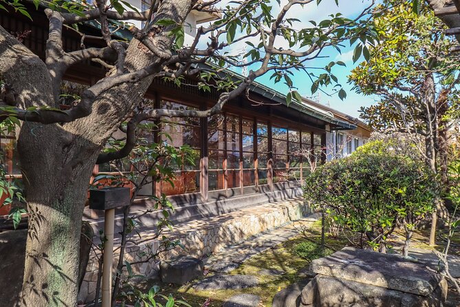 Sake Brewery and Japanese Life Experience Tour in Kobe - Hakutsuru Sake Brewery Museum in 40 minutes