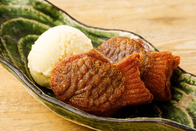 Sake Pairing Workshop with Japanese Food in Shinjuku - Fried vanilla taiyaki with a sweet finish