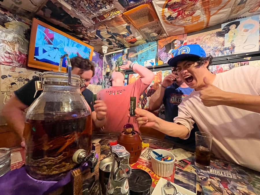 Shinjuku: bar hopping night tour at Japanese Izakaya - Meeting Shingo at Shinjuku Station
