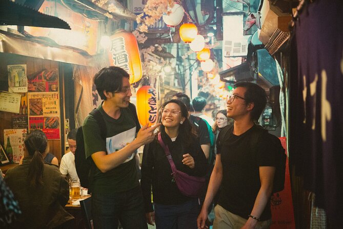Shinjuku Izakaya and Golden Gai Bar Hopping Tour - Why Shinjuku works so well after dark