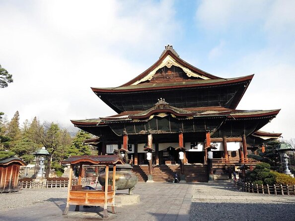 Snow Monkey, Zenko Ji Temple, Sake in Nagano Tour - Three Nagano highlights in one long day