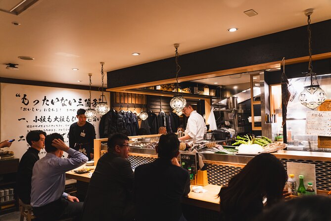Tokyo Ginza Authentic Food Tour (Izakaya Hopping by local guide) - A ten-minute Ginza photo stop