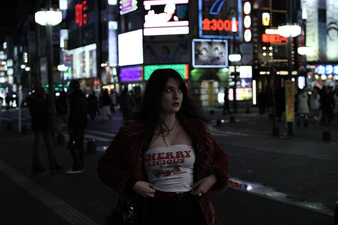 Tokyo Izakaya crawl (A tour of 2 izakayas, 1 bar, and a shrine) - A quiet finish at Hanazono Shrine