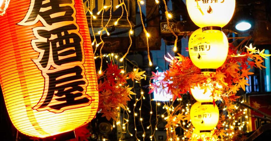 Tokyo: Night tour of bars and izakayas in Shinjuku - English / Spanish - Why Shinjuku works so well after dark