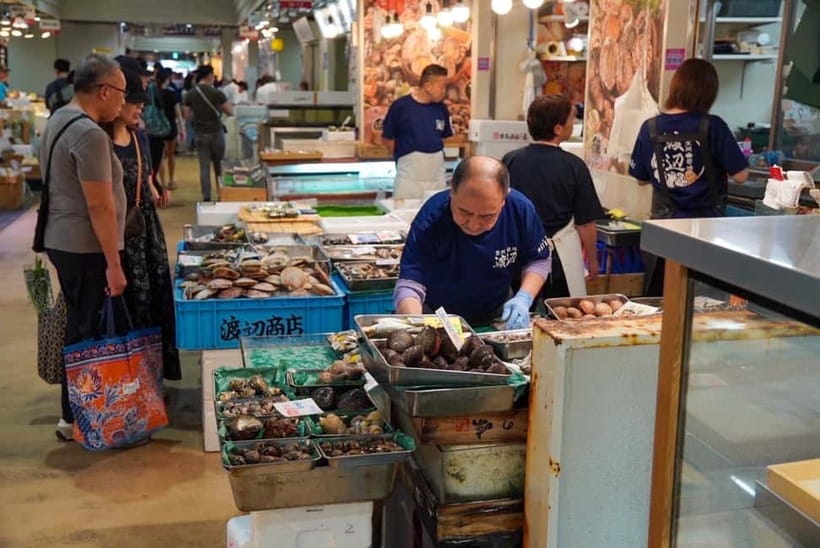 Tokyo: Private Tsukiji Street Food & Sake with Local Guide - Wagyu and tamagoyaki in the Outer Market