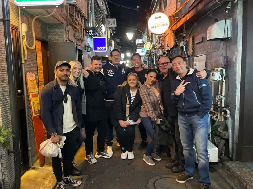 Tokyo: Shinjuku Bar and Izakaya Hopping Tour - Learning Tokyo culture over food and drinks