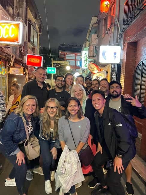 Tokyo: Shinjuku Bar and Izakaya Hopping Tour - Why the small-bar format works