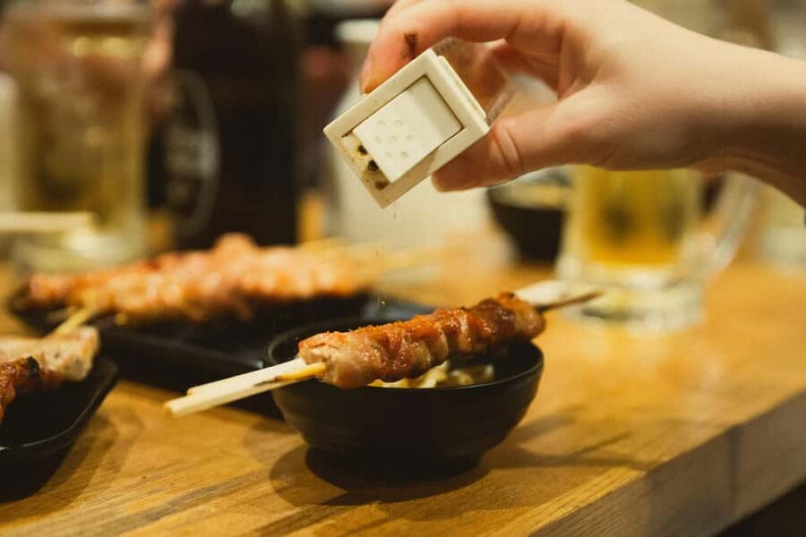 Tokyo: Shinjuku Izakaya and Golden Gai Bar Hopping Tour (2h) - At a glance