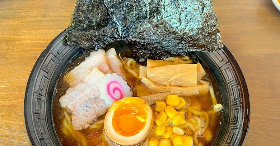 Tokyo: Sushi and Ramen Cooking Class with Sake Pairing Set - Making ramen broth and tender chashu pork