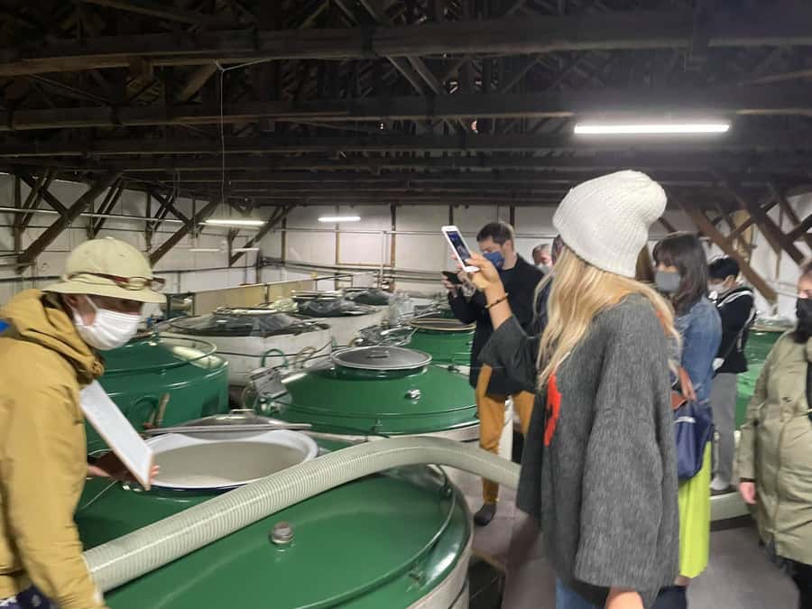 Tokyo: Toshimaya Sake Brewery Tour with Sake Tasting - Arriving before 11 a.m. at the brewery shop